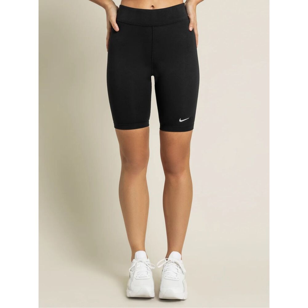 NWT Nike Tight Fit High Rise Biker Shorts Length Size Large Black Women’s